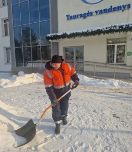 Socialiniu dirbtuviu dalyvis isidarbino Taurages savivaldybes imoneje 